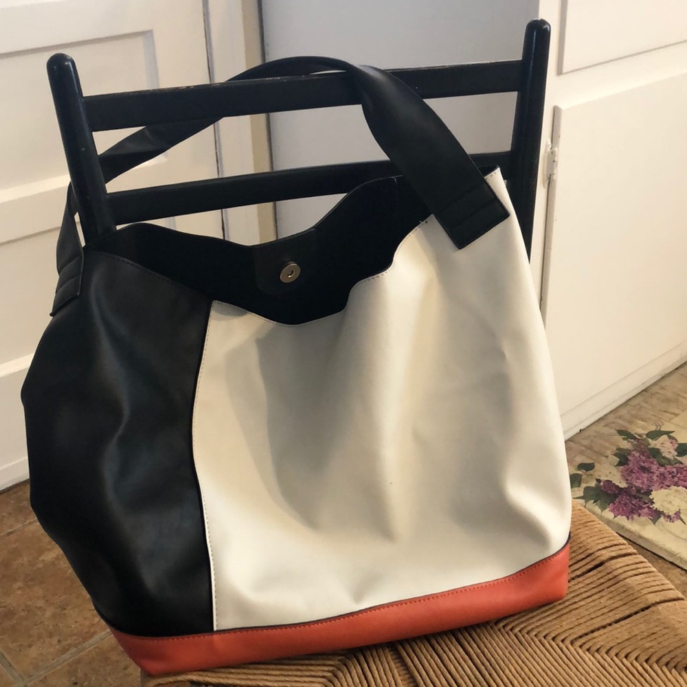 Large shoulder bag